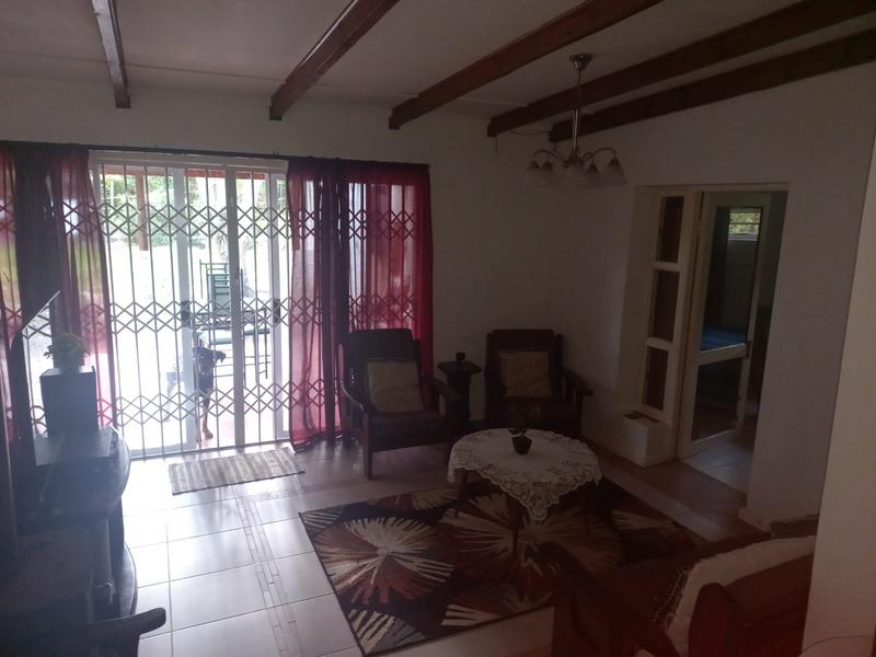 To Let 4 Bedroom Property for Rent in Oatlands Eastern Cape